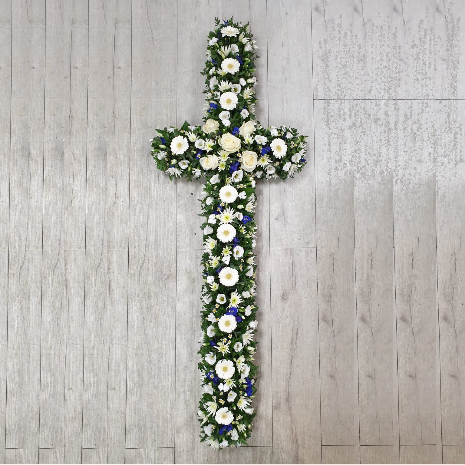 Send Online Flowers to UK England Best Florist Windsor Berkshire